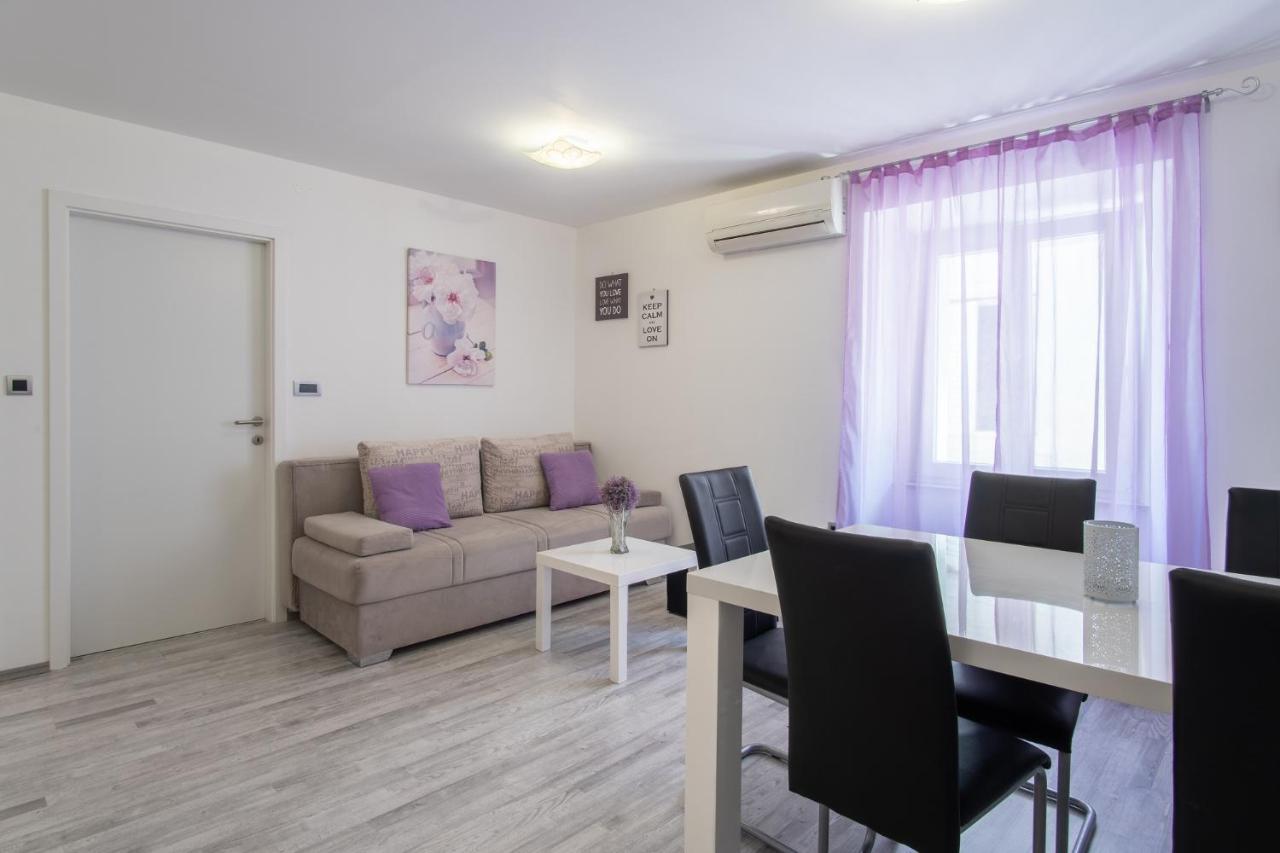 Private Holliday Apartment Pag Town Exterior photo
